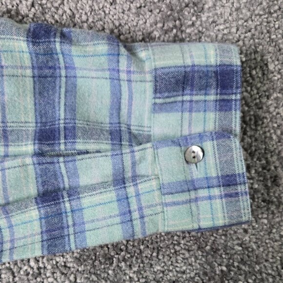 L.L. Bean 100% Cotton Flannel Blue Plaid Split Neck Button-Up Shirt Cabincore - Picture 9 of 9